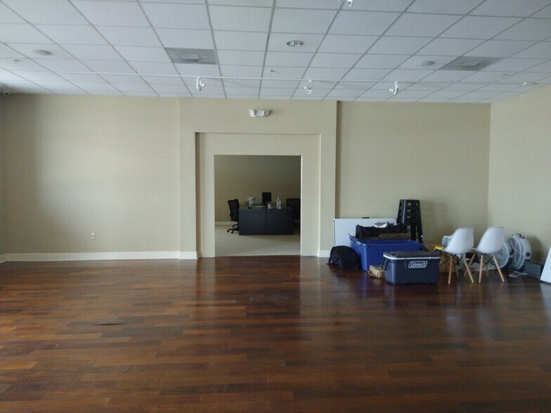 More Photos Of 1750 Longleaf Blvd, Lake Wales Light Distribution For Sale