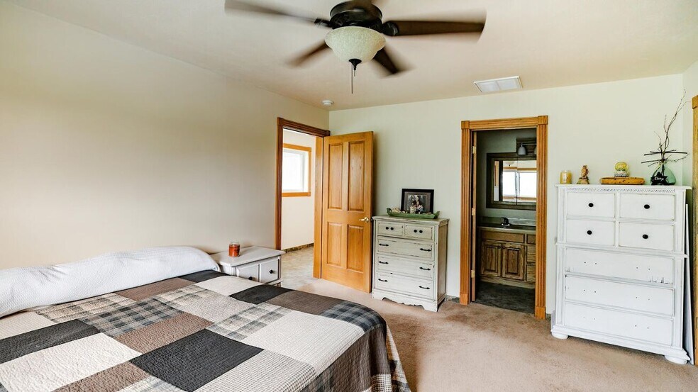 More Photos Of 352 MO-245, Dadeville Horse Stables For Sale