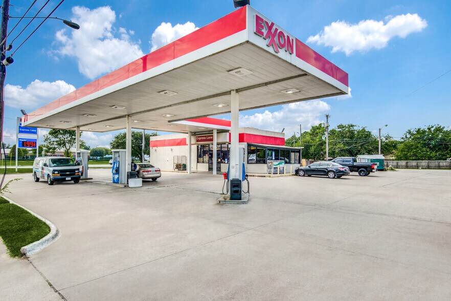 Primary Photo Of 3628 S Interstate 35 E, Denton Convenience Store For Sale