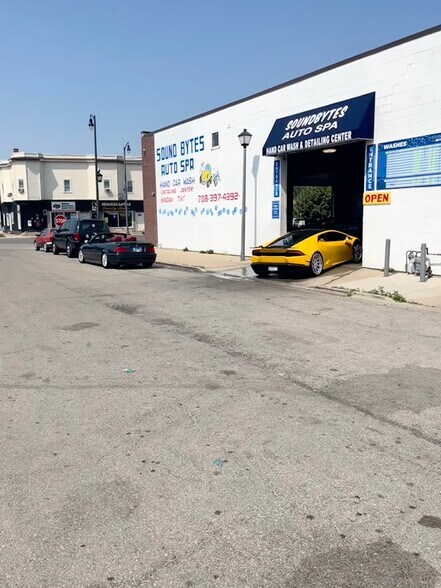 More Photos Of 320 Lake St, Maywood Carwash For Sale