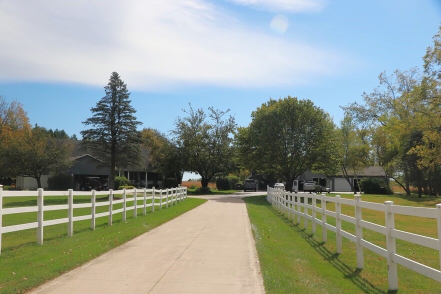 Primary Photo Of 2919 Il Route 173, Richmond Storefront Retail Residential For Sale