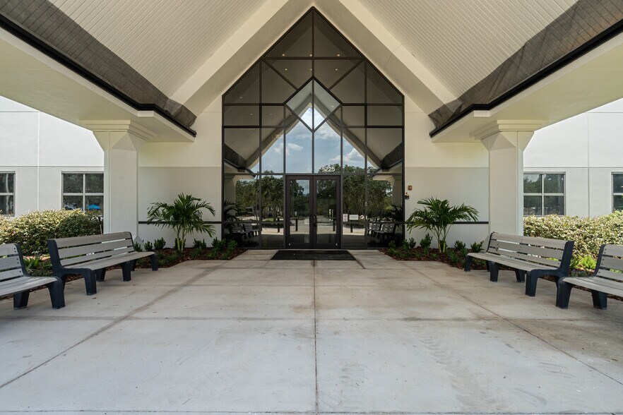 More Photos Of 5225 Tech Data Dr, Clearwater Office For Lease