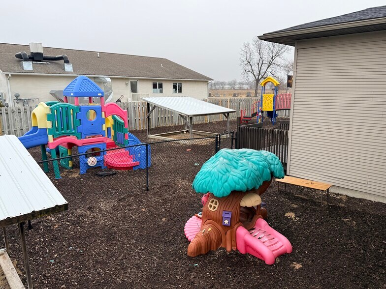 More Photos Of 11 Karl Ave, Belleville Daycare Center For Lease