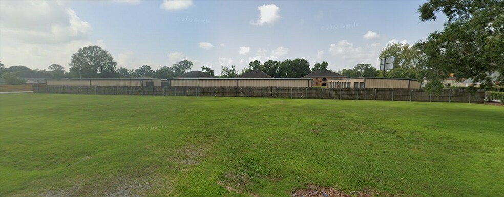 More Photos Of 106 Elizabeth Dr, Saint Martinville Self Storage For Sale