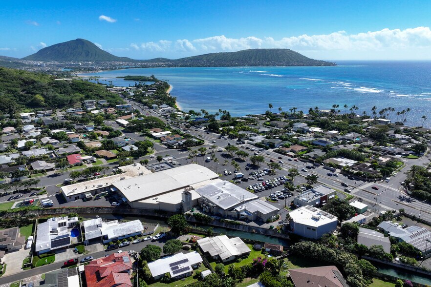 More Photos Of 549 Halemaumau St, Honolulu Restaurant For Lease