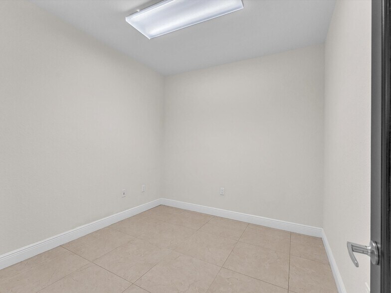 More Photos Of 2470 NW 102nd Pl, Doral Storefront Retail Office For Sale