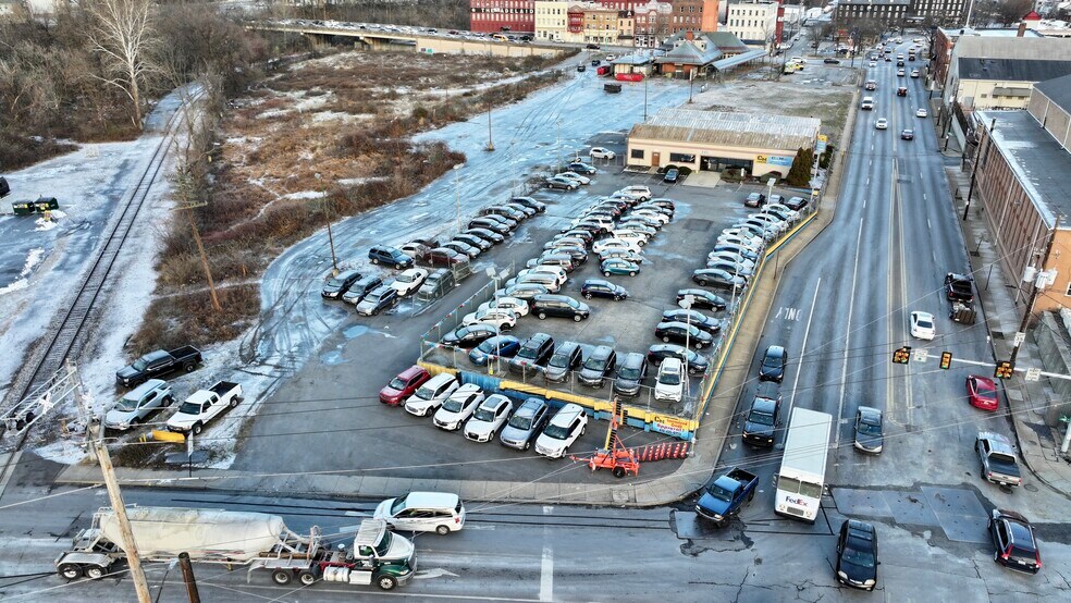 More Photos Of 124 3rd St, Allentown Auto Dealership For Lease