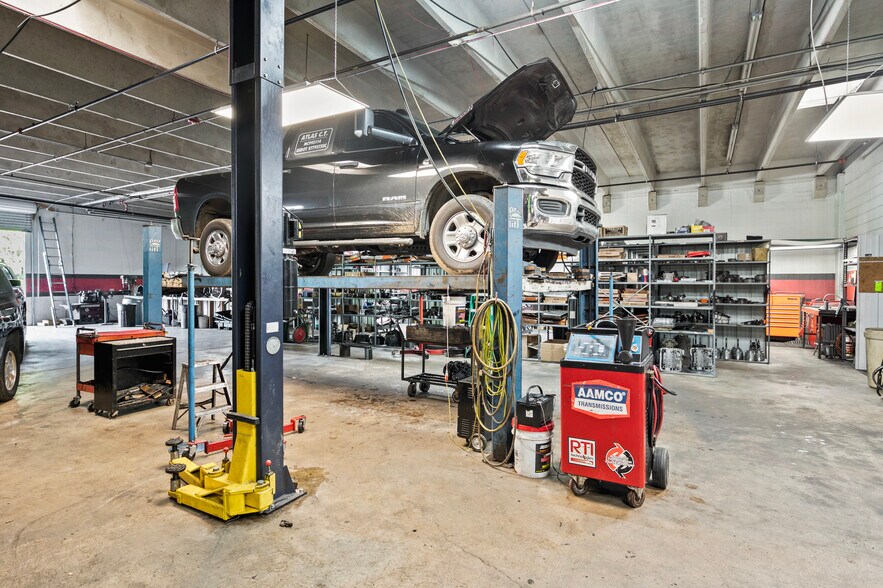 More Photos Of 4095 Old Salisbury Rd, Lexington Warehouse For Lease