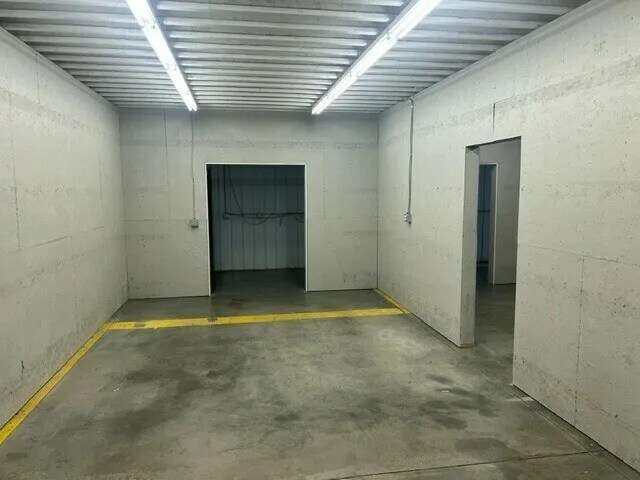 More Photos Of 27079 Katie Rd, Tea Warehouse For Lease