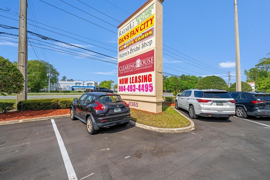 More Photos Of 9365 Philips Hwy, Jacksonville Freestanding For Sale