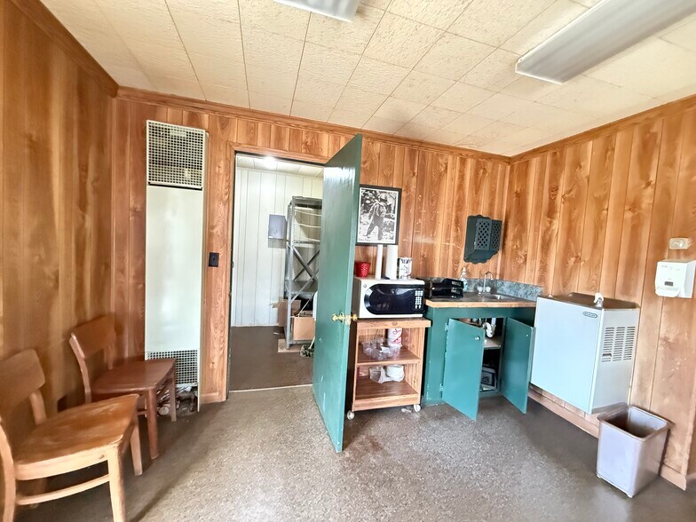 More Photos Of 12525 Old Highway 99, Seminole Warehouse For Sale