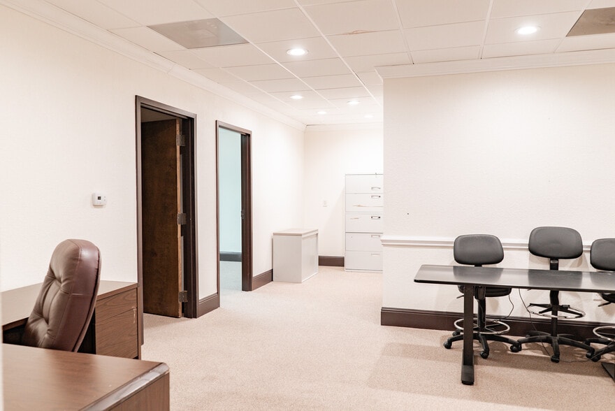 More Photos Of 131 E New York Ave, Deland Medical For Lease