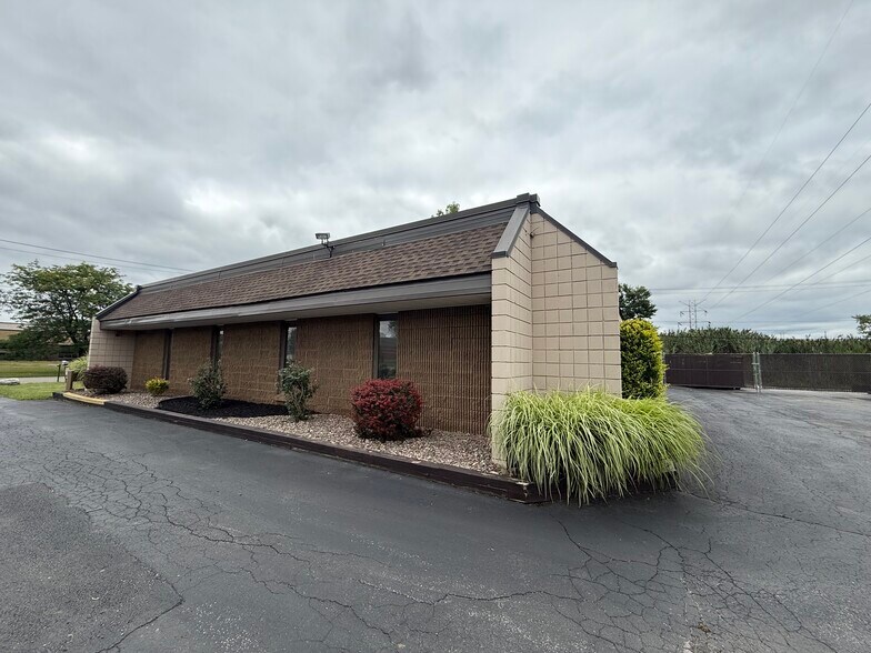 More Photos Of 51 N America Dr, West Seneca Office For Lease
