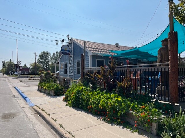 Primary Photo Of 2079 Spruce St, Ranier Restaurant For Sale