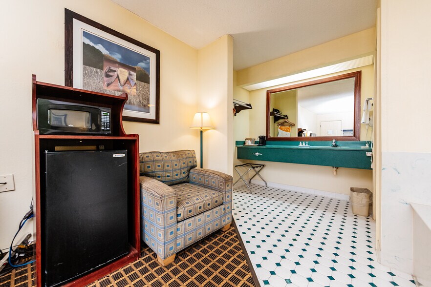 More Photos Of 115 Chapman Rd, Byron Hotel For Sale