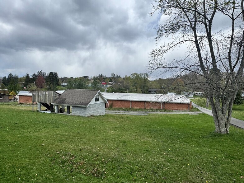 More Photos Of 868 State Route 3 and 12, Hinton Flex For Sale