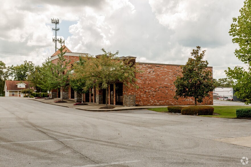 More Photos Of 205 W High St, Lebanon Storefront Retail Office For Lease