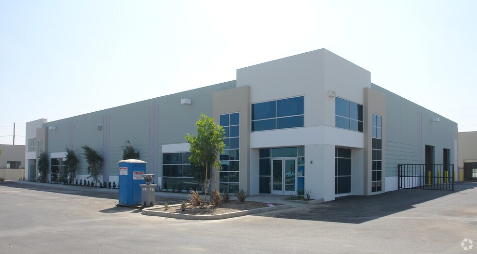 More Photos Of 10258-10262 Birtcher Dr, Jurupa Vly, Jurupa Valley Warehouse For Sale