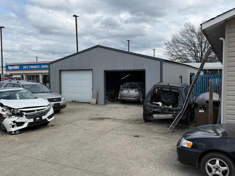 More Photos Of 1521 Gallatin Pike N, Madison Auto Dealership For Lease