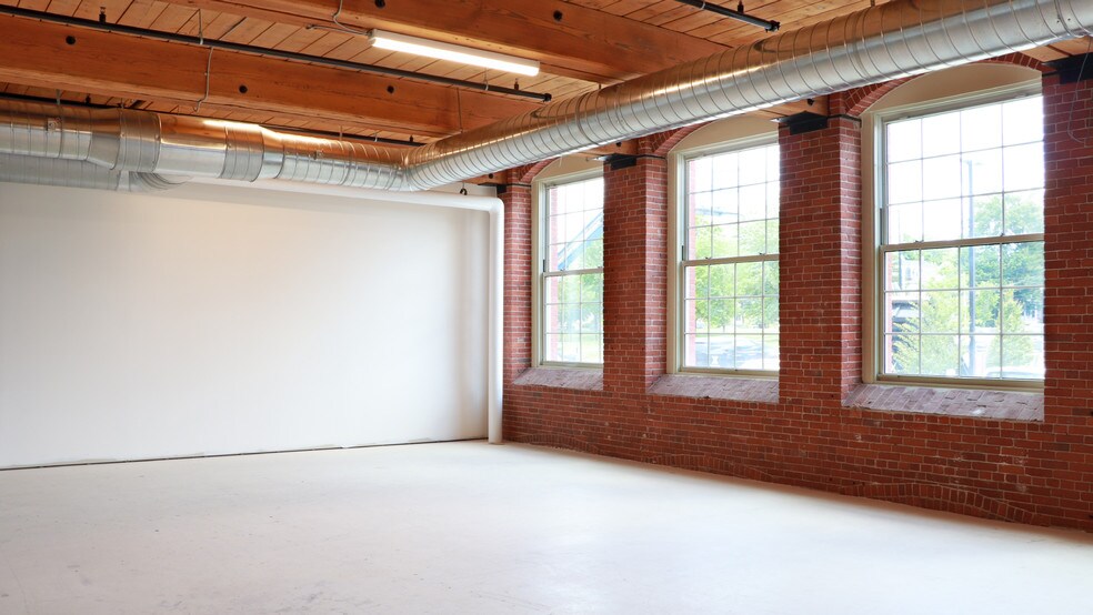 More Photos Of 165 Thorndike St, Lowell Apartments For Sale