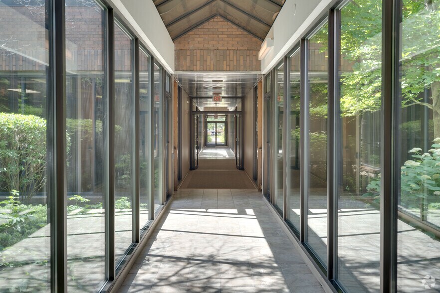 More Photos Of 3755 E Main St, Saint Charles Office For Lease