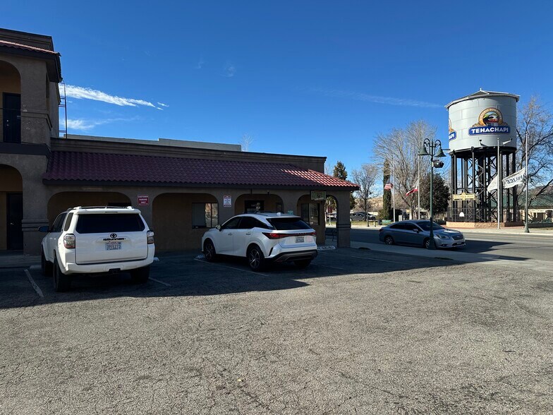 More Photos Of 122 E Tehachapi Blvd, Tehachapi Office For Sale