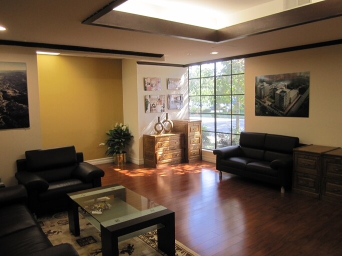 More Photos Of 991 W Hedding St, San Jose Office For Lease