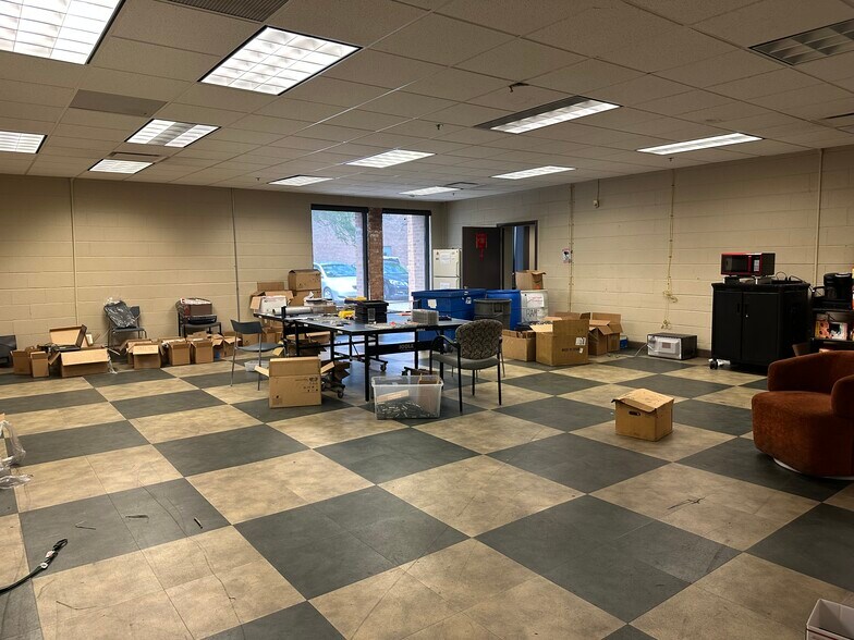 More Photos Of 510 W 172nd St, South Holland Manufacturing For Sale