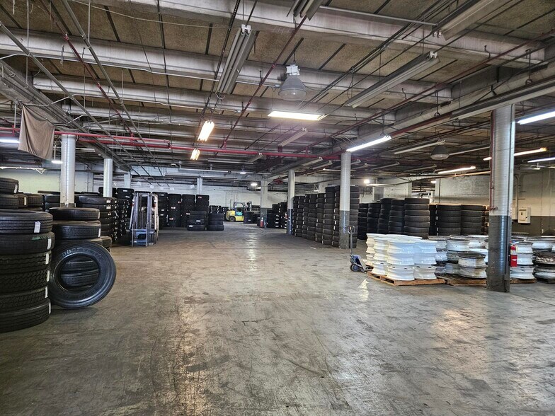 More Photos Of 901 NW 31st Ave, Fort Lauderdale Light Distribution For Sale