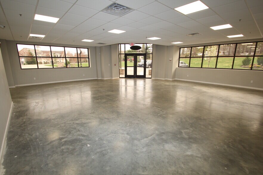 More Photos Of 2302 Turnpike St, North Andover General Retail For Sale