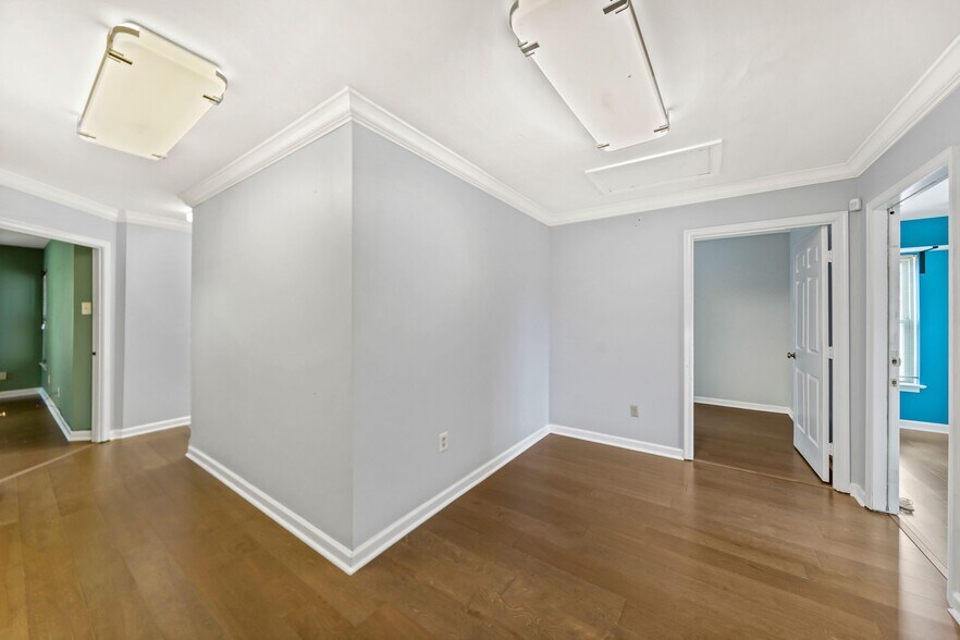 More Photos Of 4308-4312 Evergreen Ln, Annandale Office For Lease