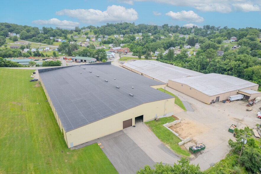 More Photos Of 5 B W Industrial, Washington Warehouse For Lease