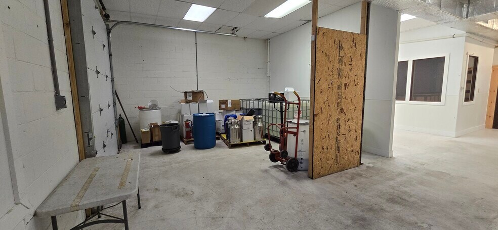 More Photos Of 371 S Route 47, Green Creek Warehouse For Lease