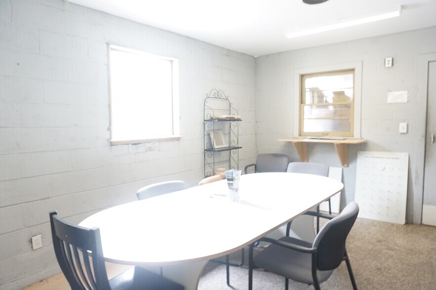 More Photos Of 3605 N Davis Hwy, Pensacola Warehouse For Sale