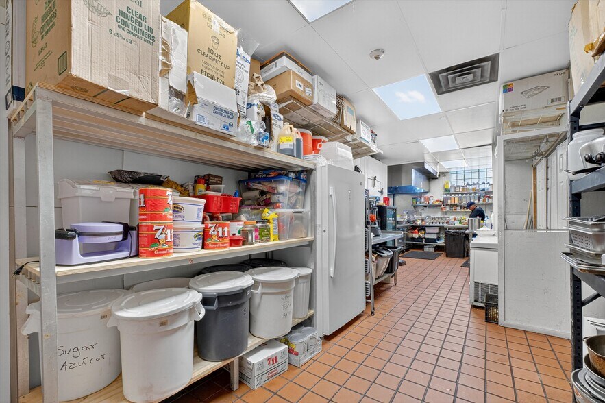 More Photos Of 4 Oscawana Lake Rd, Putnam Valley Supermarket For Sale