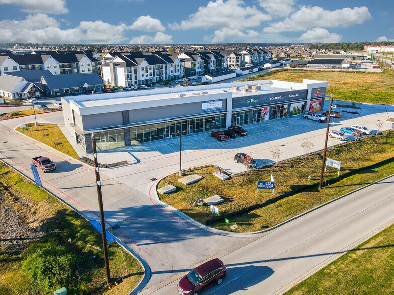 More Photos Of 6941 Spring Stuebner Rd, Spring Storefront For Sale