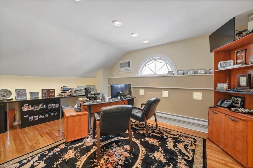 More Photos Of 27 Cleveland St, Valhalla Loft Creative Space For Lease