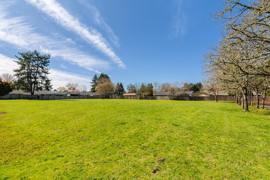 More Photos Of 5580 Golden Rd, Hillsboro Specialty For Sale