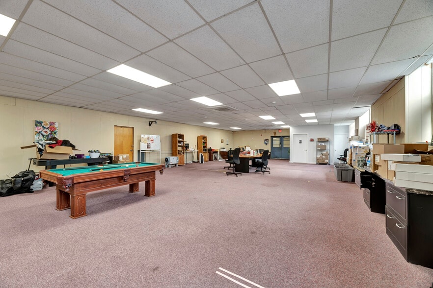 More Photos Of 11 Poplar Ave, Wilmington Lodge Meeting Hall For Lease
