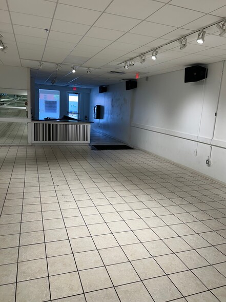 More Photos Of 615 Main St, Cincinnati Loft Creative Space For Lease