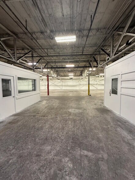 More Photos Of 2505 Thornwood St SW, Wyoming Manufacturing For Sale