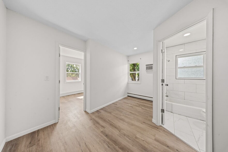 More Photos Of 2528 17th Ave S, Minneapolis Apartments For Sale