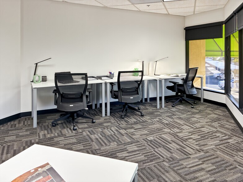 More Photos Of 4041 E Thomas Rd, Phoenix Coworking Space
