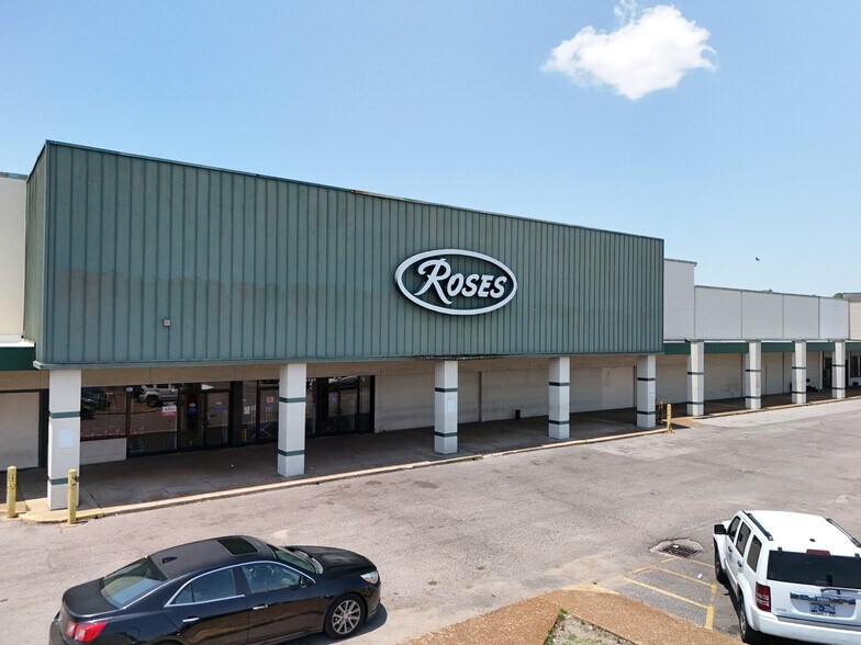 More Photos Of 1781-1977 S 3rd St, Memphis Unknown For Lease