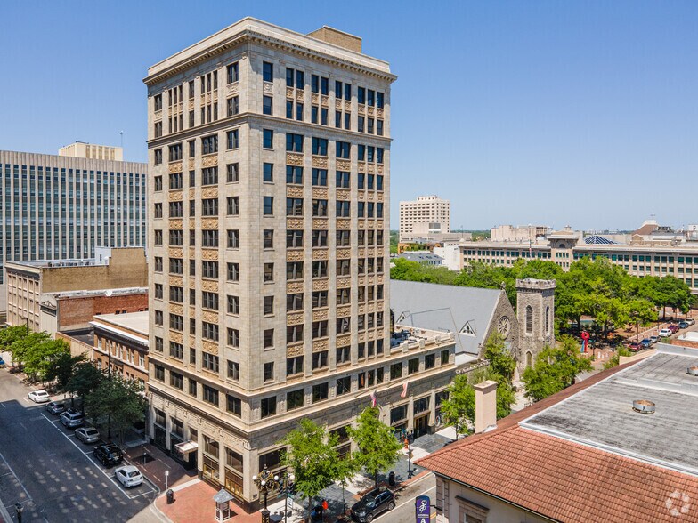 More Photos Of 208 N Laura St, Jacksonville Coworking Space