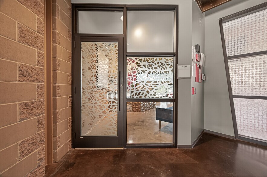 More Photos Of 4817 Main St, Houston Office For Lease