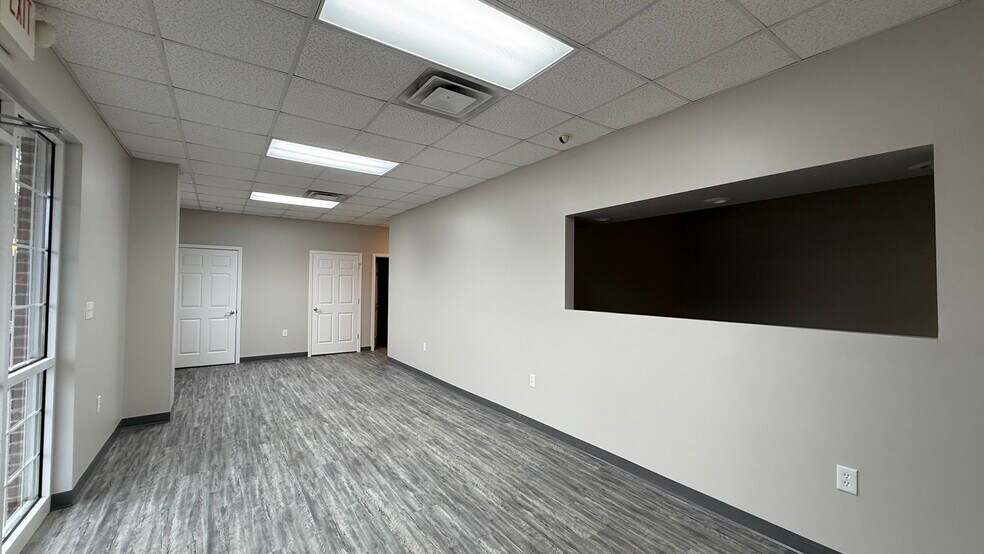 More Photos Of 154 W Park Ct, Talbott Industrial For Lease