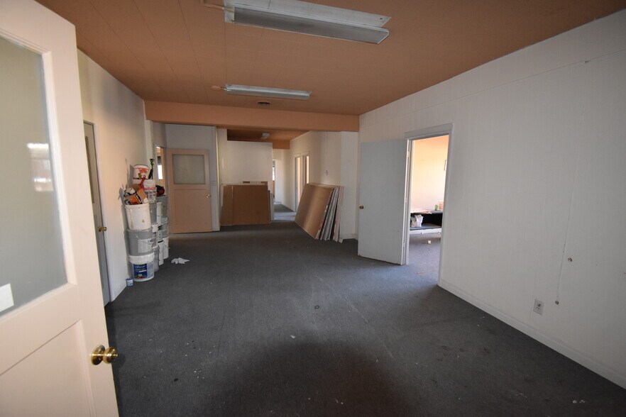 More Photos Of 811-825 S 3rd St, Renton Storefront Retail Office For Lease