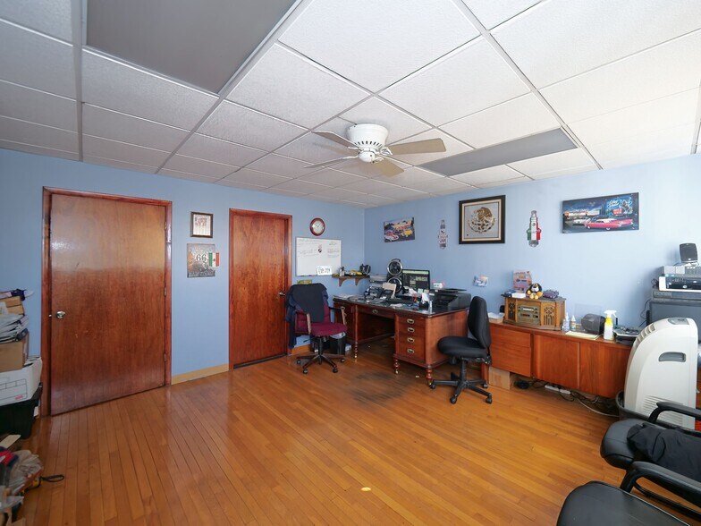More Photos Of 5000 W Cermak Rd, Cicero Auto Repair For Sale