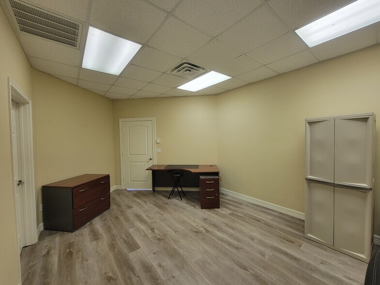 More Photos Of 21510 Kingsland Blvd, Katy Medical For Lease